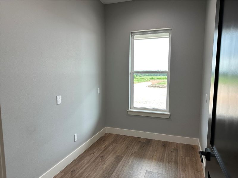 Office/bonus room on way to Primary bedroom