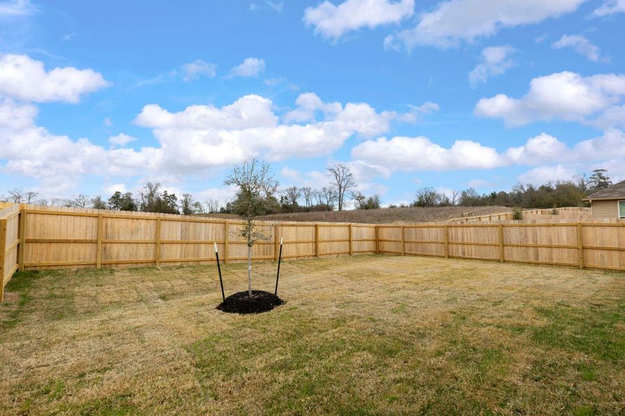 Exterior details and patio area of a home in , Huntsville (Image 30).