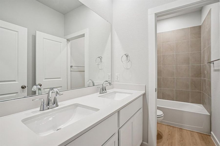 Furnished interior view inside a new home in Lone Oak, Alvarado (Image 11). Furnished interior view inside a new home in Lone Oak, Alvarado (Image 11).