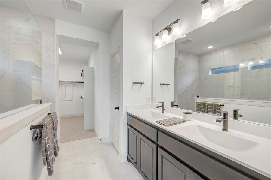 Furnished interior view inside a new home in Creekshaw – Gardens, Royse City (Image 15).