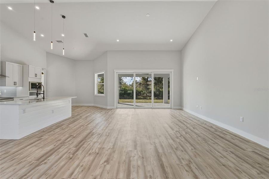 Spacious, unfurnished interior of a new home in , Rotonda West (Image 33).