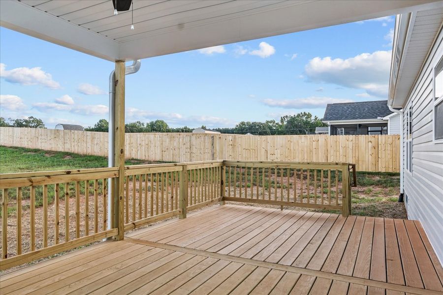 Representative exterior details of a home built from the Whitney by Enchanted Homes in Lonesome Dove, San Antonio (Image 24).