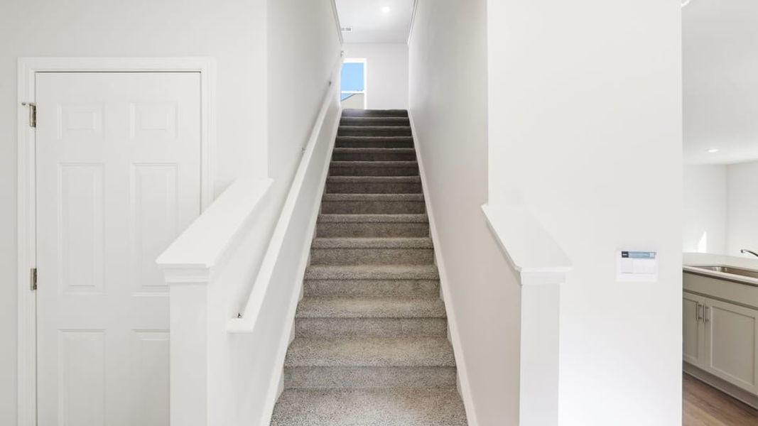 Spacious, unfurnished interior of a new home in Cloverdale Hills, Piedmont (Image 21).