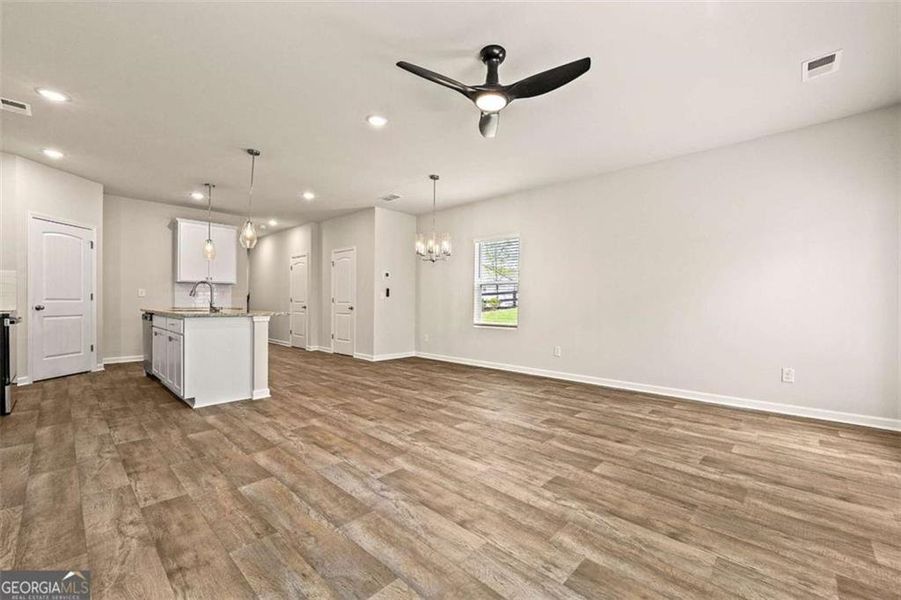 Spacious, unfurnished interior of a new home in The Grove At Mundy Mill, Gainesville (Image 17).