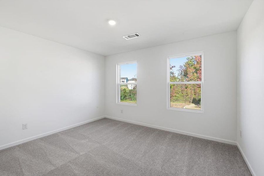 Spacious, unfurnished interior of a new home in Falls Creek, Flowery Branch (Image 26).