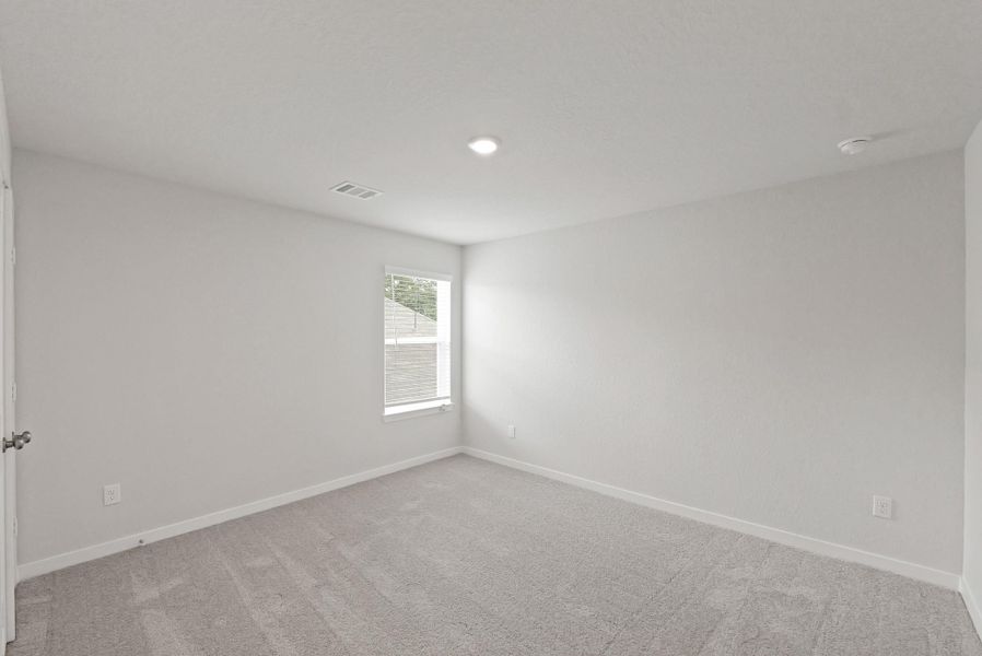 Spacious, unfurnished interior of a new home in Russell Ranch, Bay City (Image 24).