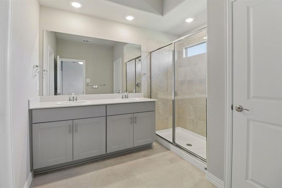 Furnished interior view inside a new home in Southridge - Signature Series, McKinney (Image 10). Furnished interior view inside a new home in Southridge - Signature Series, McKinney (Image 10).