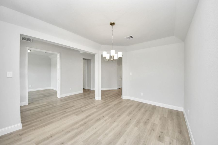 Spacious, unfurnished interior of a new home in ARTAVIA: Hilltop Collection, Conroe (Image 13). Spacious, unfurnished interior of a new home in ARTAVIA: Hilltop Collection, Conroe (Image 13).