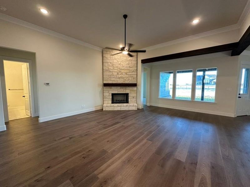 Spacious, unfurnished interior of a new home in Eagle Ridge Estates, Weatherford (Image 16).