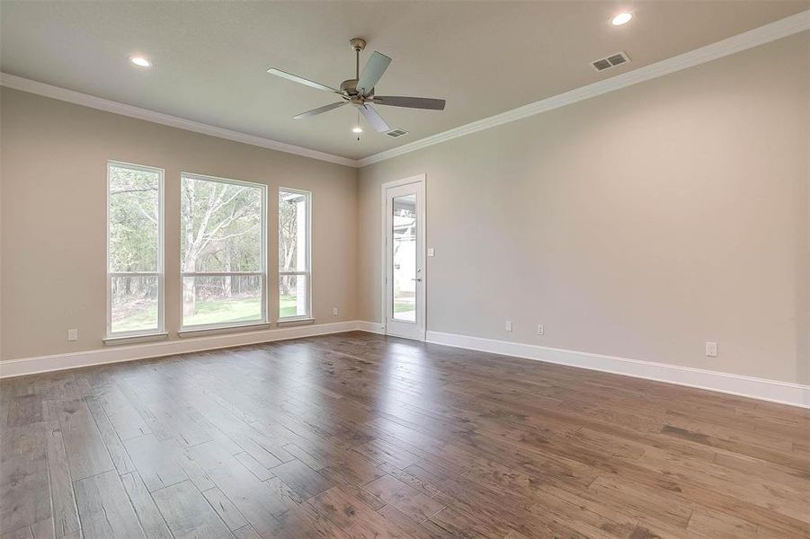 Spacious, unfurnished interior of a new home in Woodland Meadows, Fort Worth (Image 37). Spacious, unfurnished interior of a new home in Woodland Meadows, Fort Worth (Image 37).