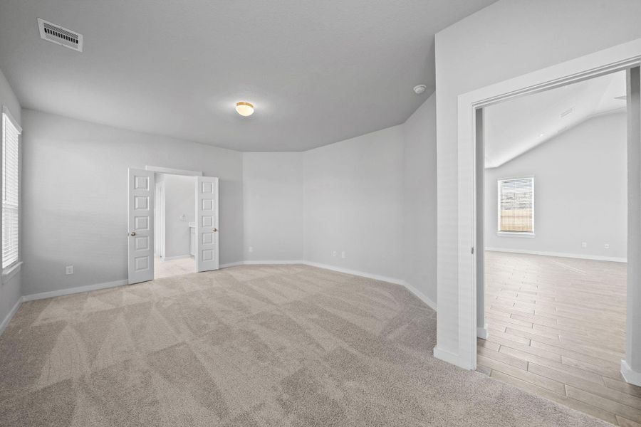 Spacious, unfurnished interior of a new home in Beacon Hill, Waller (Image 16). Spacious, unfurnished interior of a new home in Beacon Hill, Waller (Image 16).