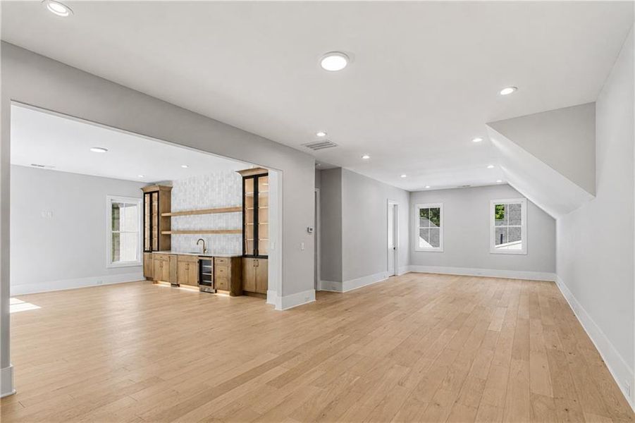 Spacious, unfurnished interior of a new home in , Alpharetta (Image 52). Spacious, unfurnished interior of a new home in , Alpharetta (Image 52).