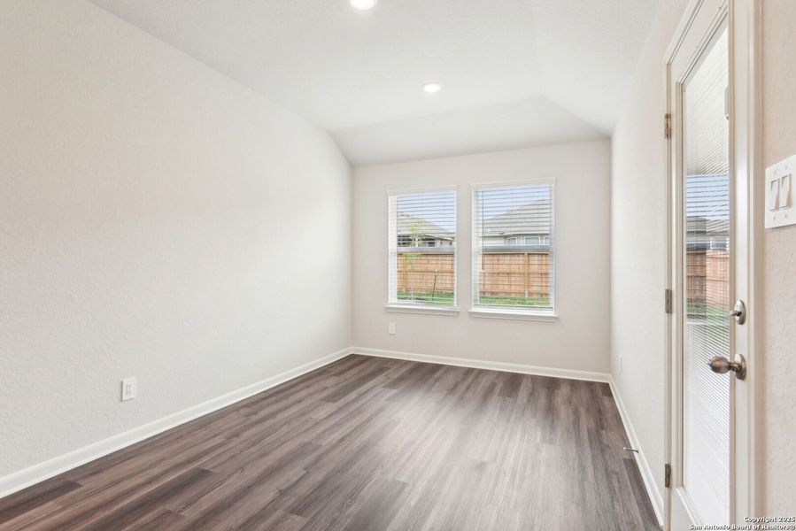 Spacious, unfurnished interior of a new home in Sagebrooke - Premier Series, San Antonio (Image 32).