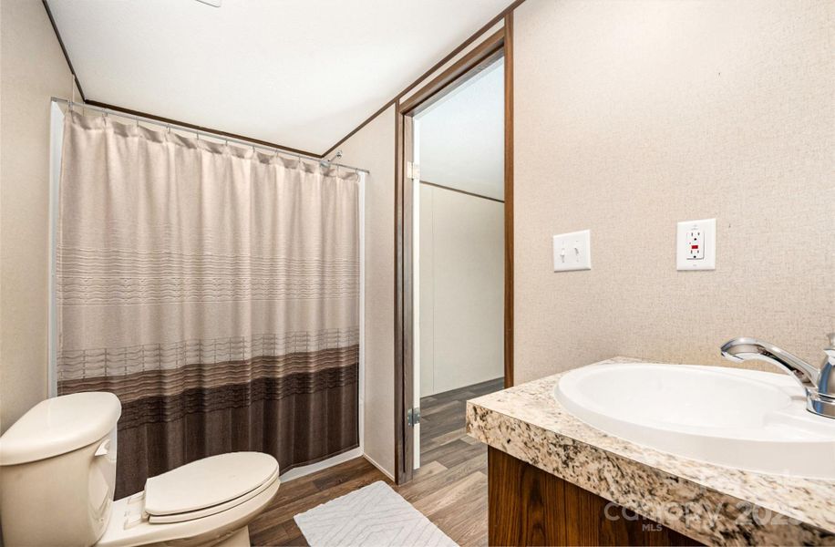 Primary Bath Virtually Staged