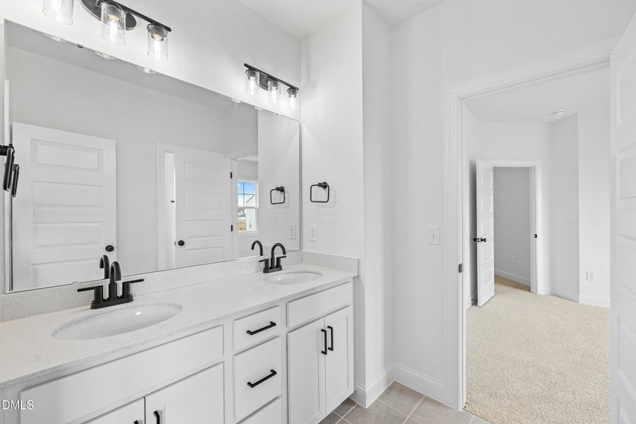 28 -154 Tennyson Dr_ Interior