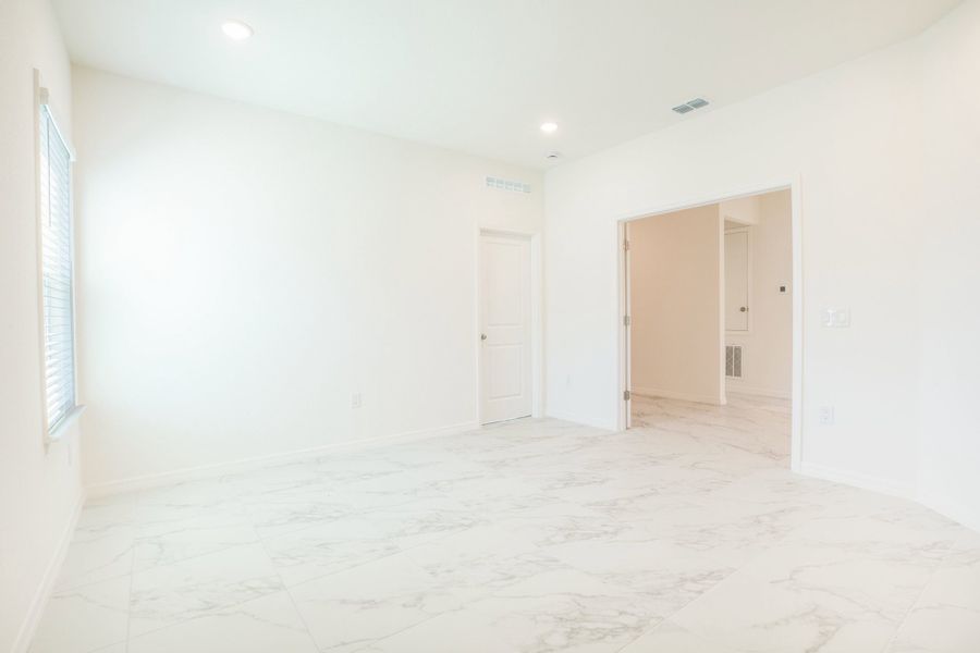 Representative unfurnished interior of a home built from the Clearwater by Maronda Homes in Vero Lake Estates, Sebastian (Image 14). Representative unfurnished interior of a home built from the Clearwater by Maronda Homes in Vero Lake Estates, Sebastian (Image 14).