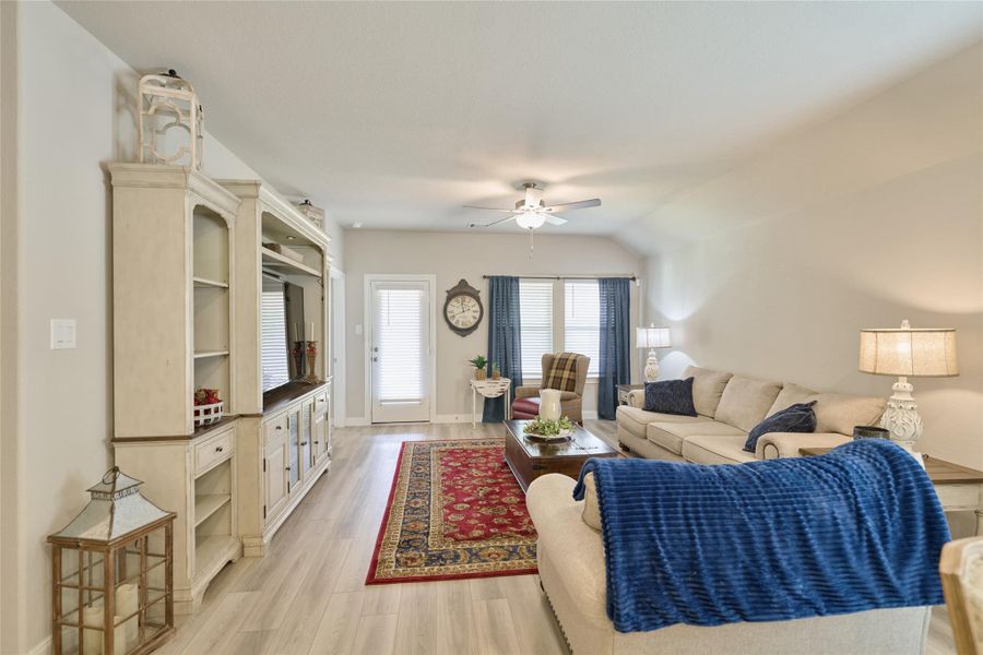 Furnished interior view inside a new home in Montgomery Oaks - Estate, Conroe (Image 4). Furnished interior view inside a new home in Montgomery Oaks - Estate, Conroe (Image 4).