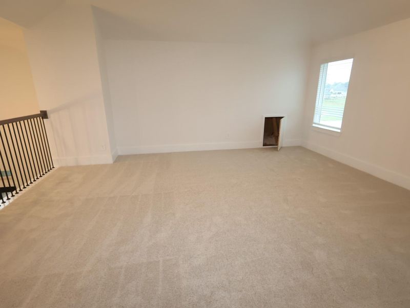 Spacious, unfurnished interior of a new home in Sorella, Tomball (Image 14).