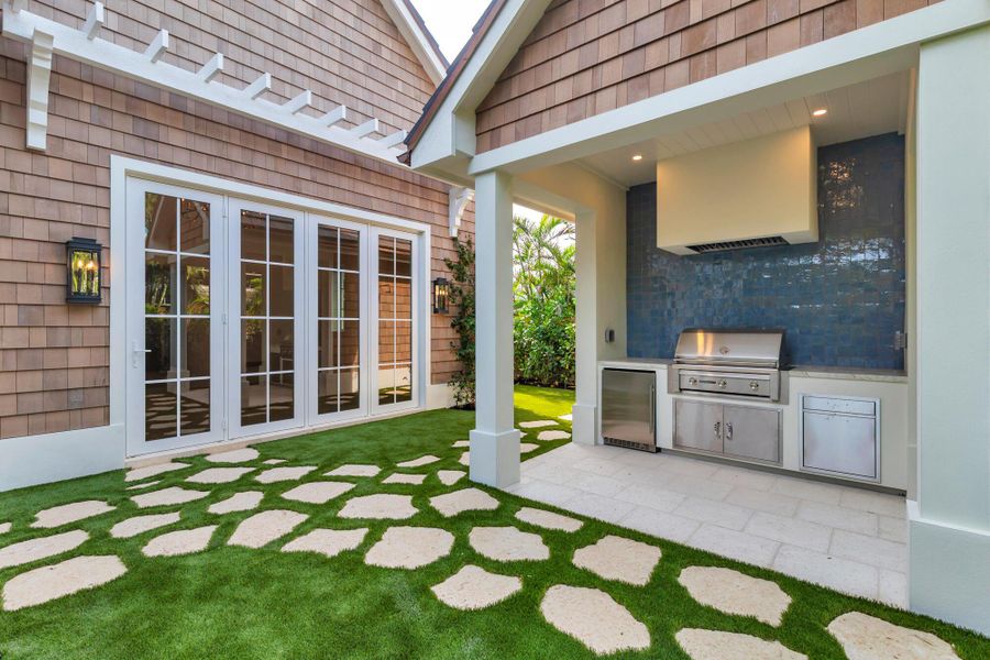 Exterior details and patio area of a home in , West Palm Beach (Image 34).