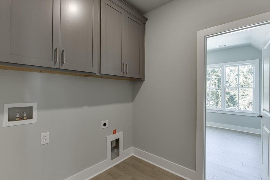 Spacious, unfurnished interior of a new home in , Buford (Image 52).