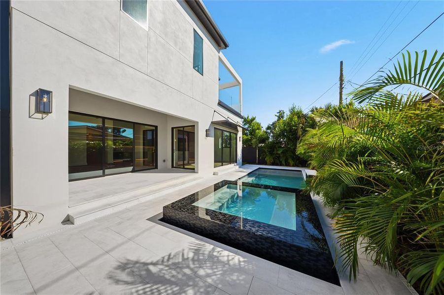Exterior details and patio area of a home in , Tampa (Image 31).