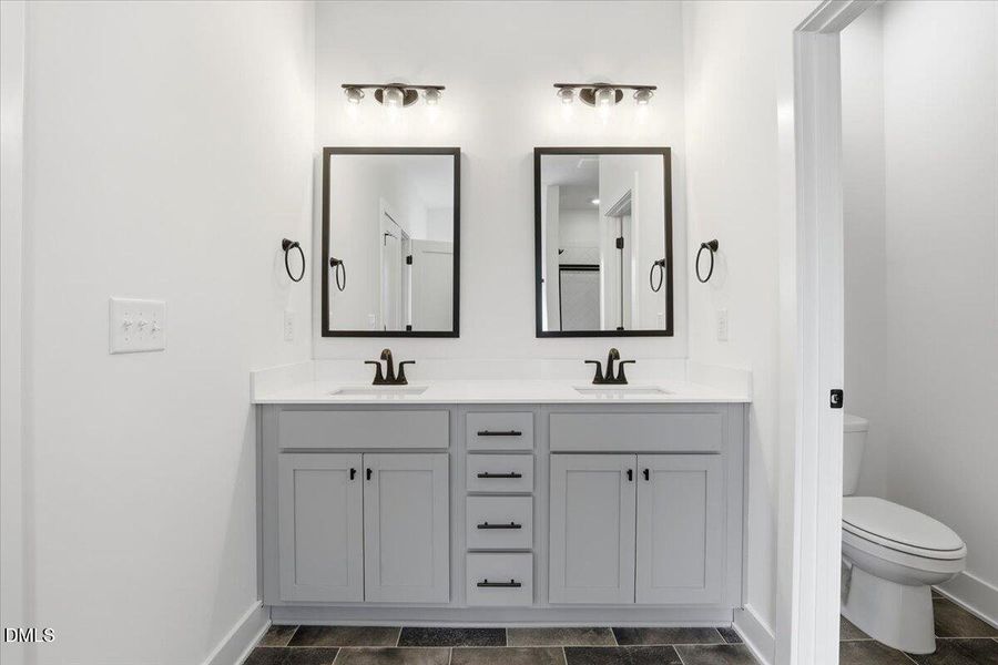 32-106 Manchester Ct-32 32-106 Manchester Ct-32