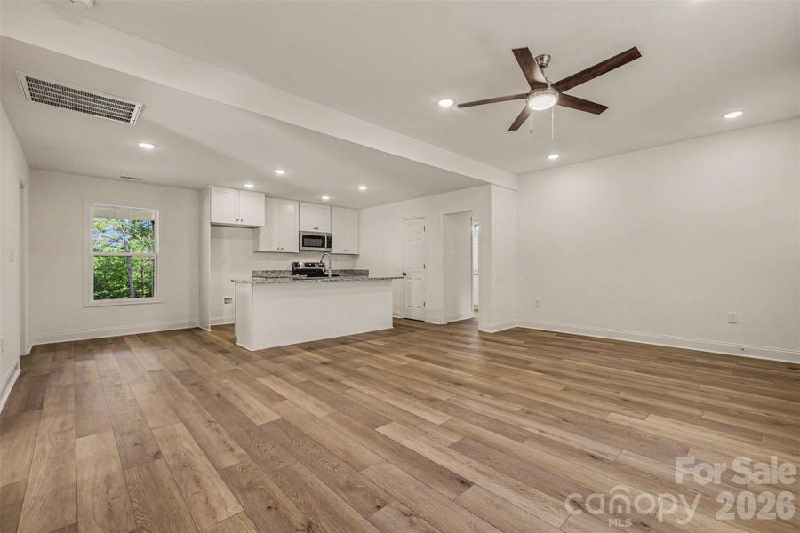 Spacious, unfurnished interior of a new home in , Blacksburg (Image 16).