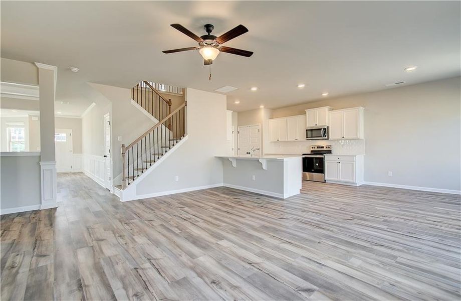 Spacious, unfurnished interior of a new home in Berkeley Lakes, Locust Grove (Image 23).