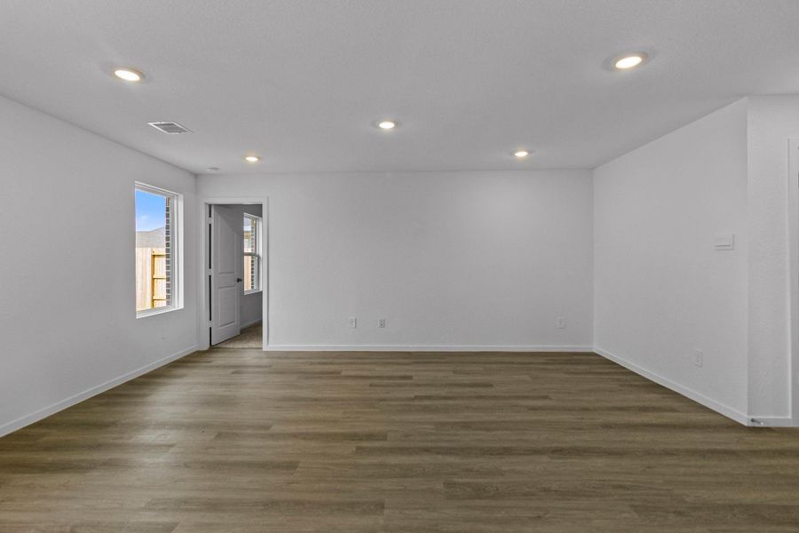 Spacious, unfurnished interior of a new home in Cypress Green, Hockley (Image 18).