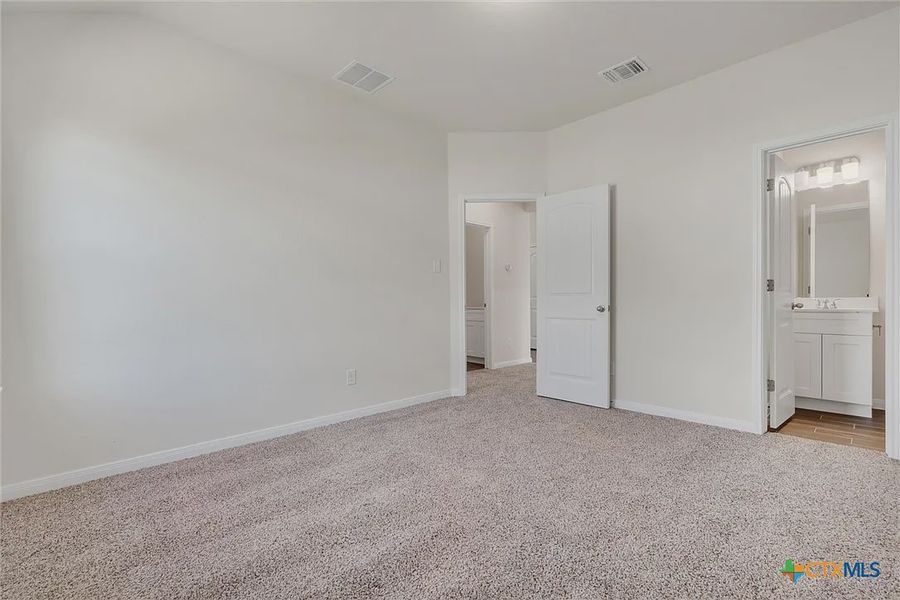 Representative unfurnished interior of a home built from the Swan 1599 TR 3CG by Saratoga Homes in Turnbo Ranch, Killeen (Image 6). Representative unfurnished interior of a home built from the Swan 1599 TR 3CG by Saratoga Homes in Turnbo Ranch, Killeen (Image 6).