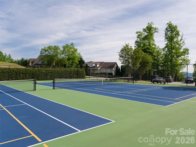 Community amenities in , Hendersonville (Image 40). Community amenities in , Hendersonville (Image 40).