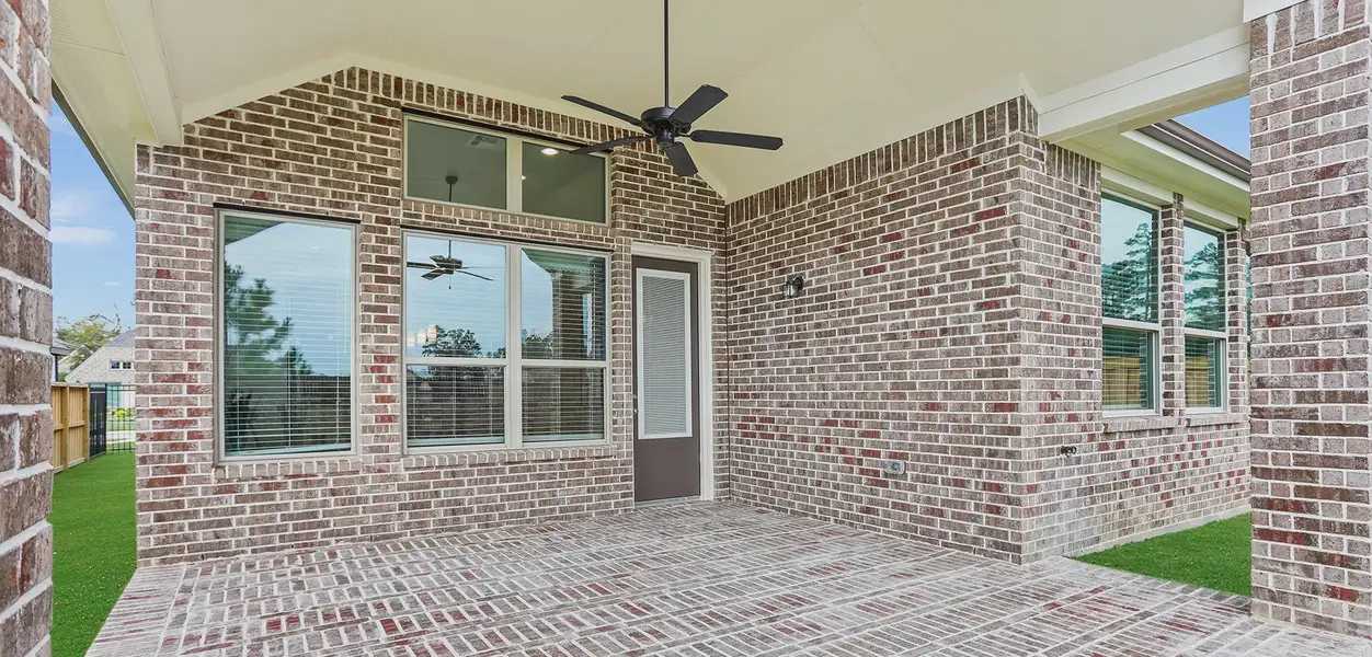 Representative exterior details of a home built from the Oakley by Chesmar Homes in Brookewater 45's, Rosenberg (Image 3).