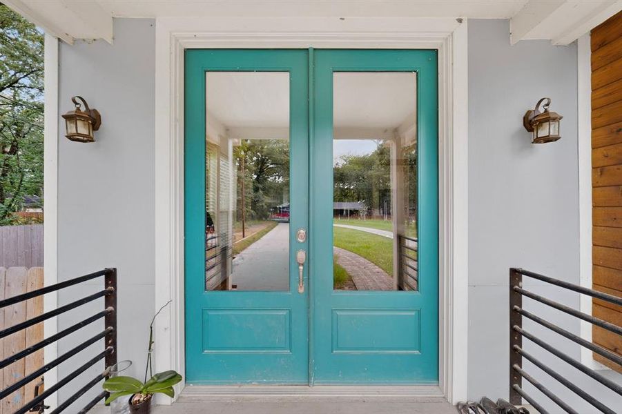 Exterior details and patio area of a home in , Mabank (Image 23).