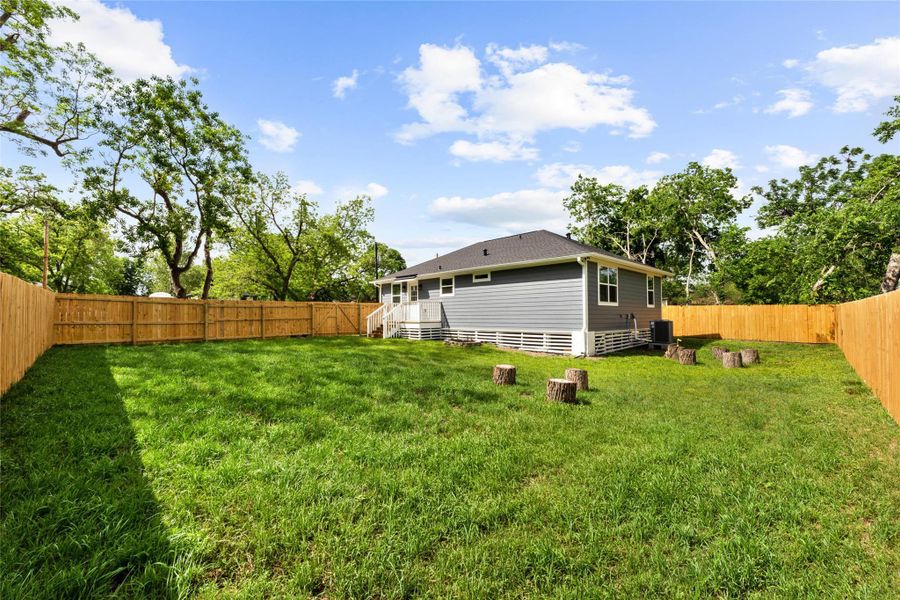 Exterior details and patio area of a home in , Brenham (Image 14).