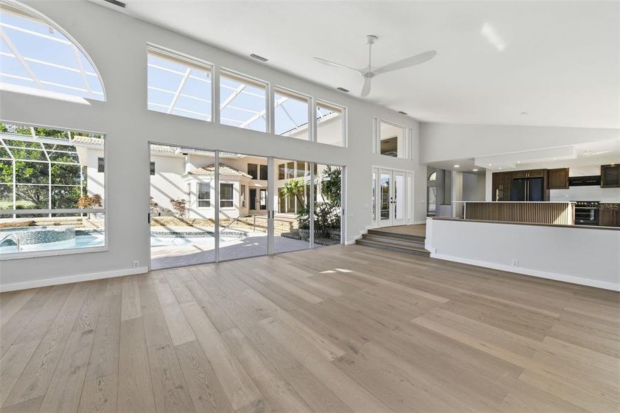 Spacious, unfurnished interior of a new home in , Sarasota (Image 15).