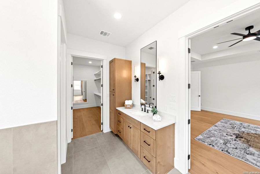 Furnished interior view inside a new home in , Boerne (Image 38).