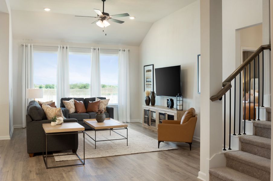 Representative furnished interior of a home built from the Cascade by Beazer Homes in Comanche Ridge, San Antonio (Image 7).