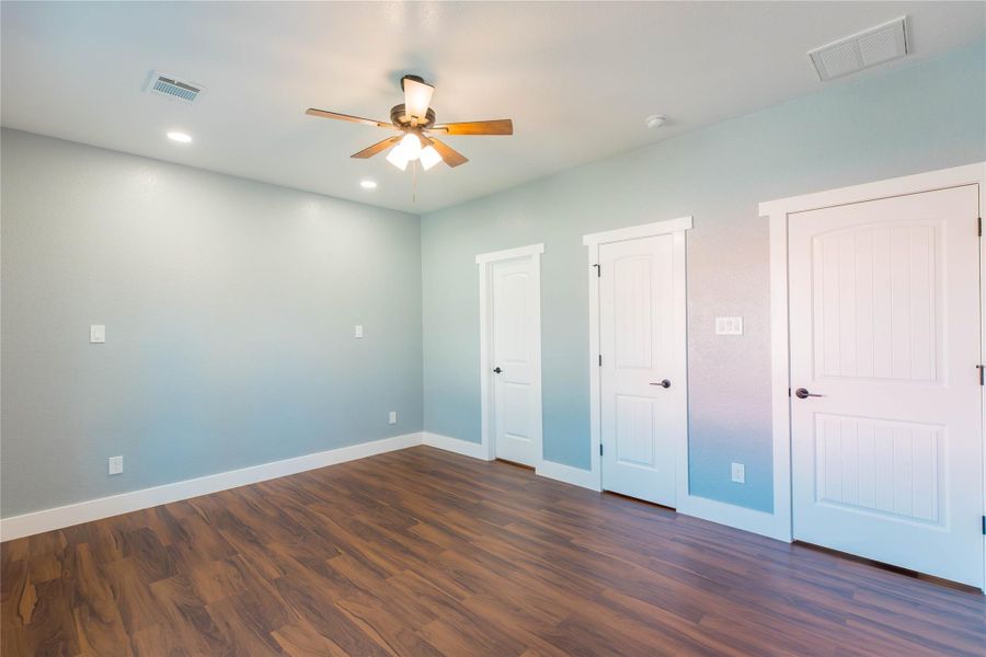 Spacious, unfurnished interior of a new home in , Houston (Image 26).
