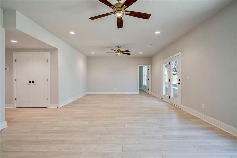 Spacious, unfurnished interior of a new home in , Atlanta (Image 28).