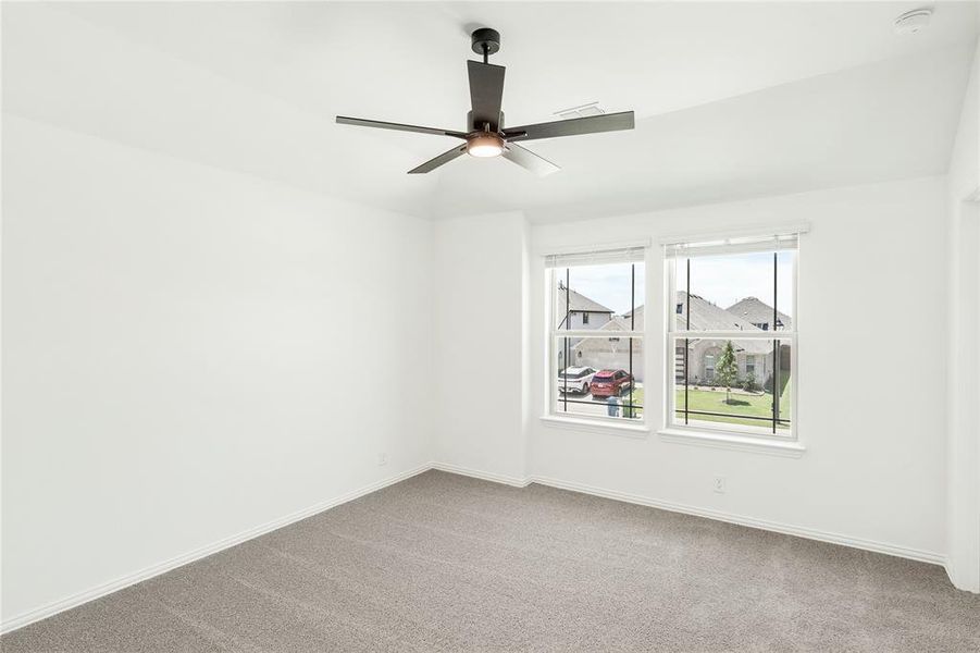 Spacious, unfurnished interior of a new home in Chaparral Park, Oak Point (Image 35).