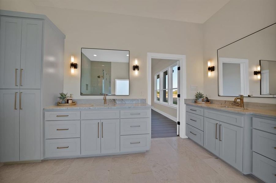 Furnished interior view inside a new home in , Weatherford (Image 12).