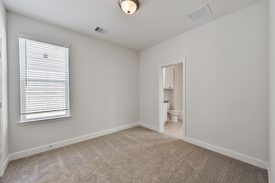 Spacious, unfurnished interior of a new home in Pearland Old Townsite, Pearland (Image 33). Spacious, unfurnished interior of a new home in Pearland Old Townsite, Pearland (Image 33).