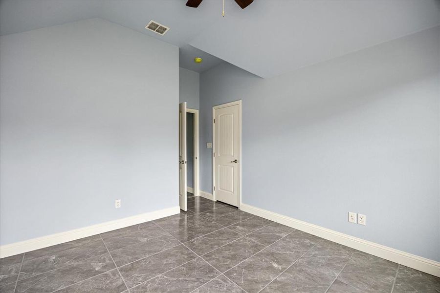 Spacious, unfurnished interior of a new home in , Granbury (Image 24). Spacious, unfurnished interior of a new home in , Granbury (Image 24).