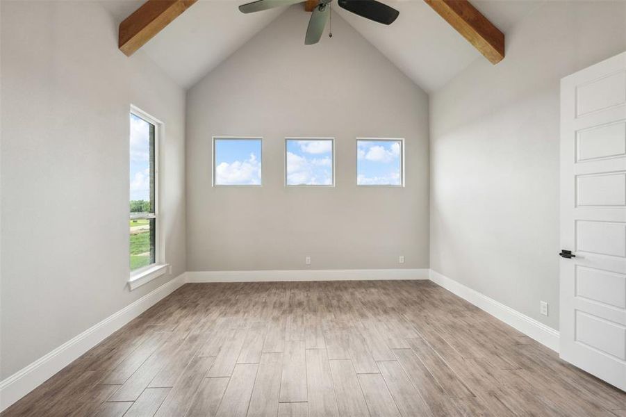 Spacious, unfurnished interior of a new home in , Weatherford (Image 33).