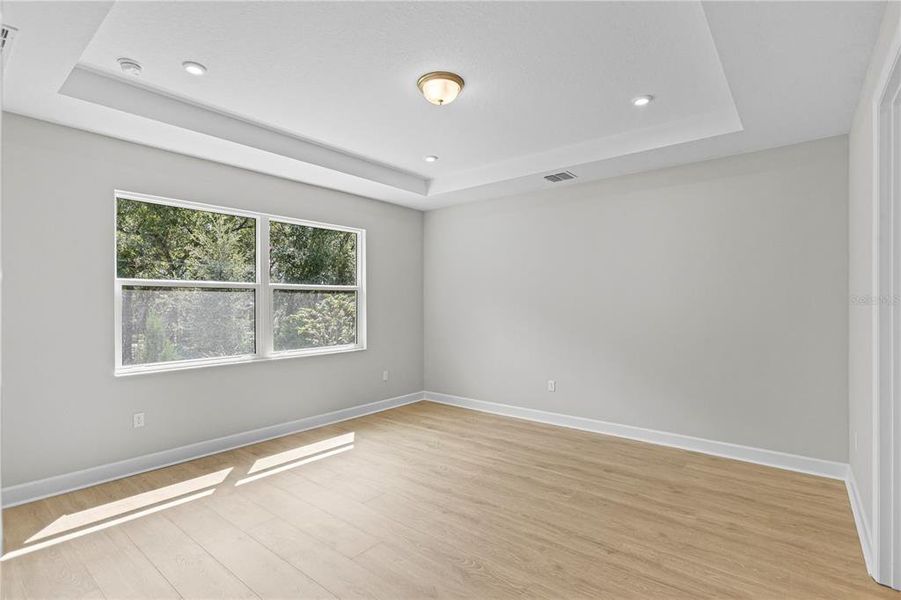 Spacious, unfurnished interior of a new home in Cresswind at Hammock Oaks, Lady Lake (Image 19).