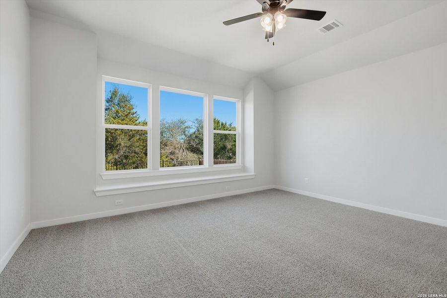 Spacious, unfurnished interior of a new home in Meyer Ranch, New Braunfels (Image 10).