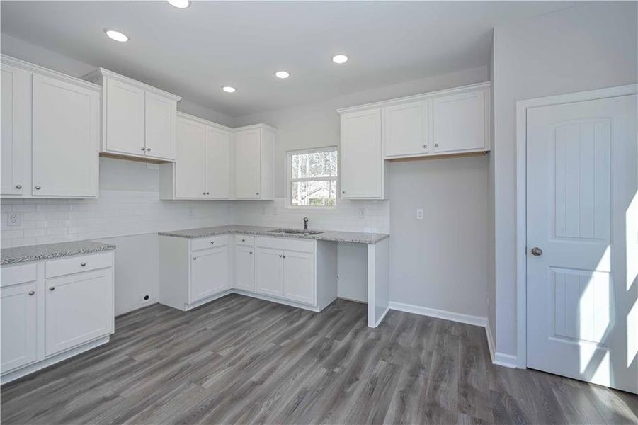 Furnished interior view inside a new home in , Villa Rica (Image 8).