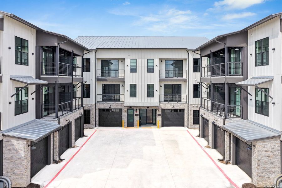 Image 28 of a home in .