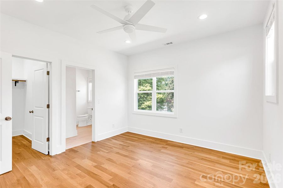 Bedroom ensuite to right with walk in closet