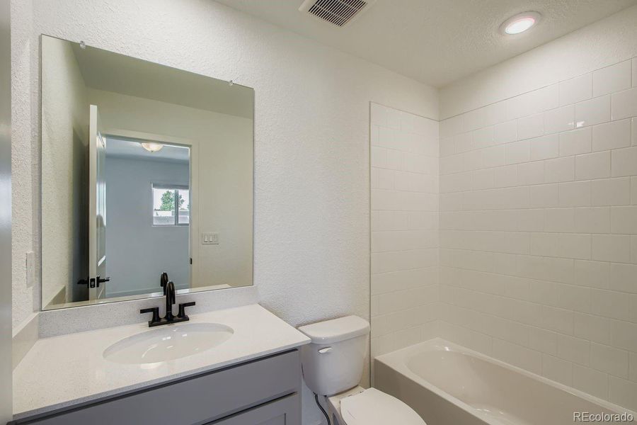 Secondary Bath - Ensuite